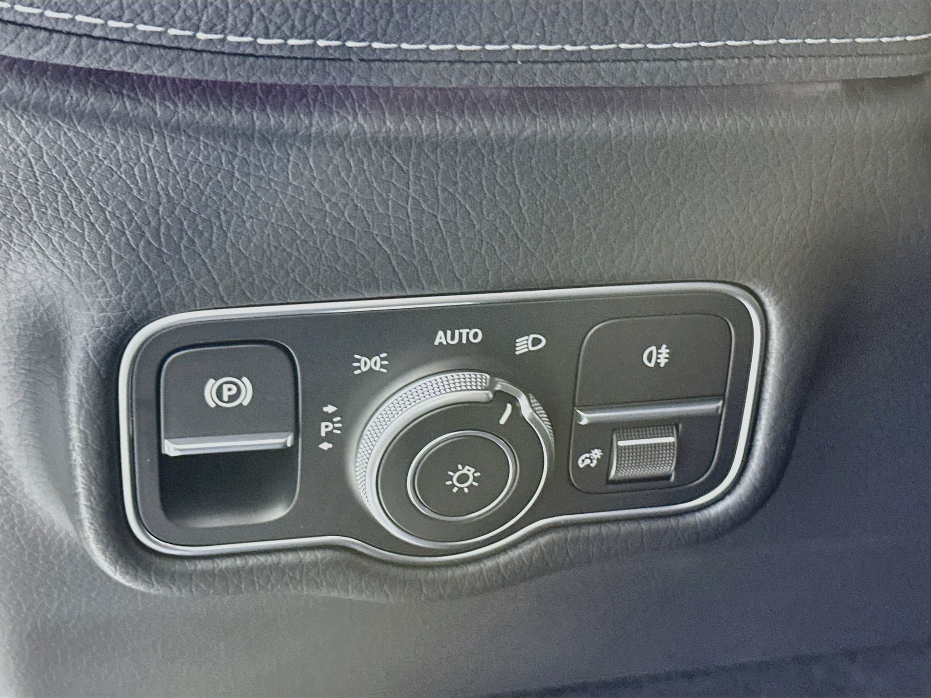 New 2027 Mercedes-Benz G 580 e image 11