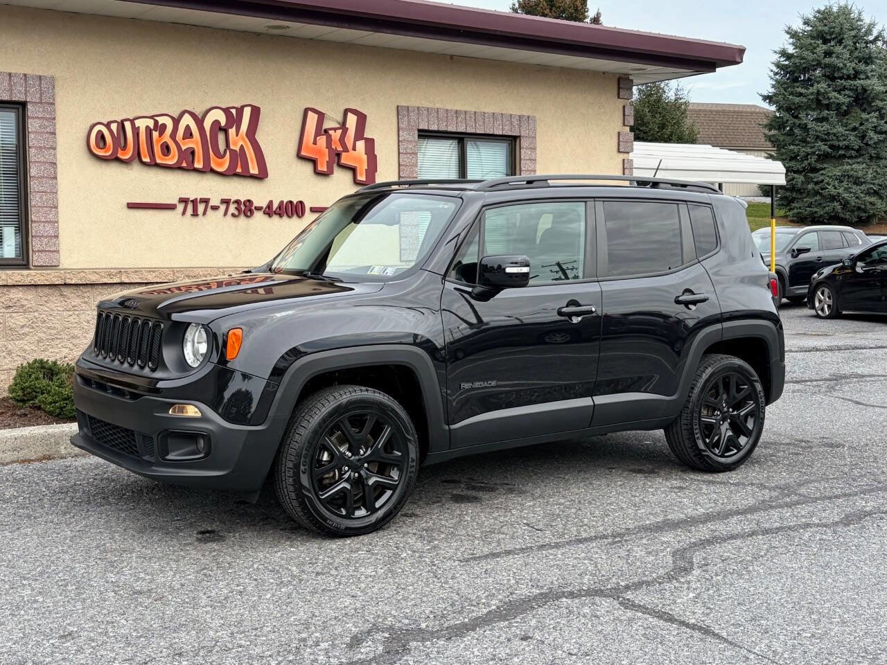 Used 2016 Jeep Renegade Latitude image 3