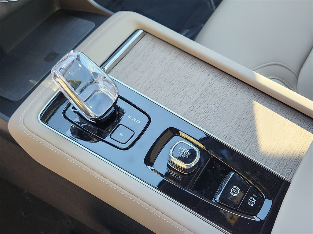 New 2026 Volvo XC90 B6 Plus w/ Protection Package image 15