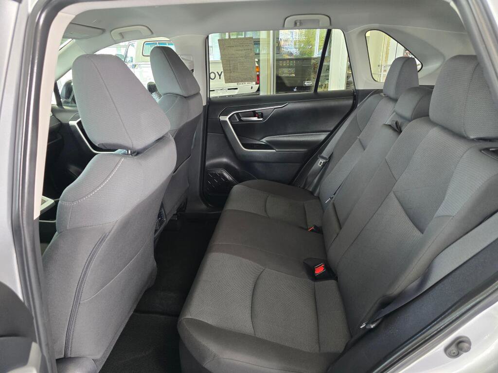 Used 2025 Toyota RAV4 XLE image 38