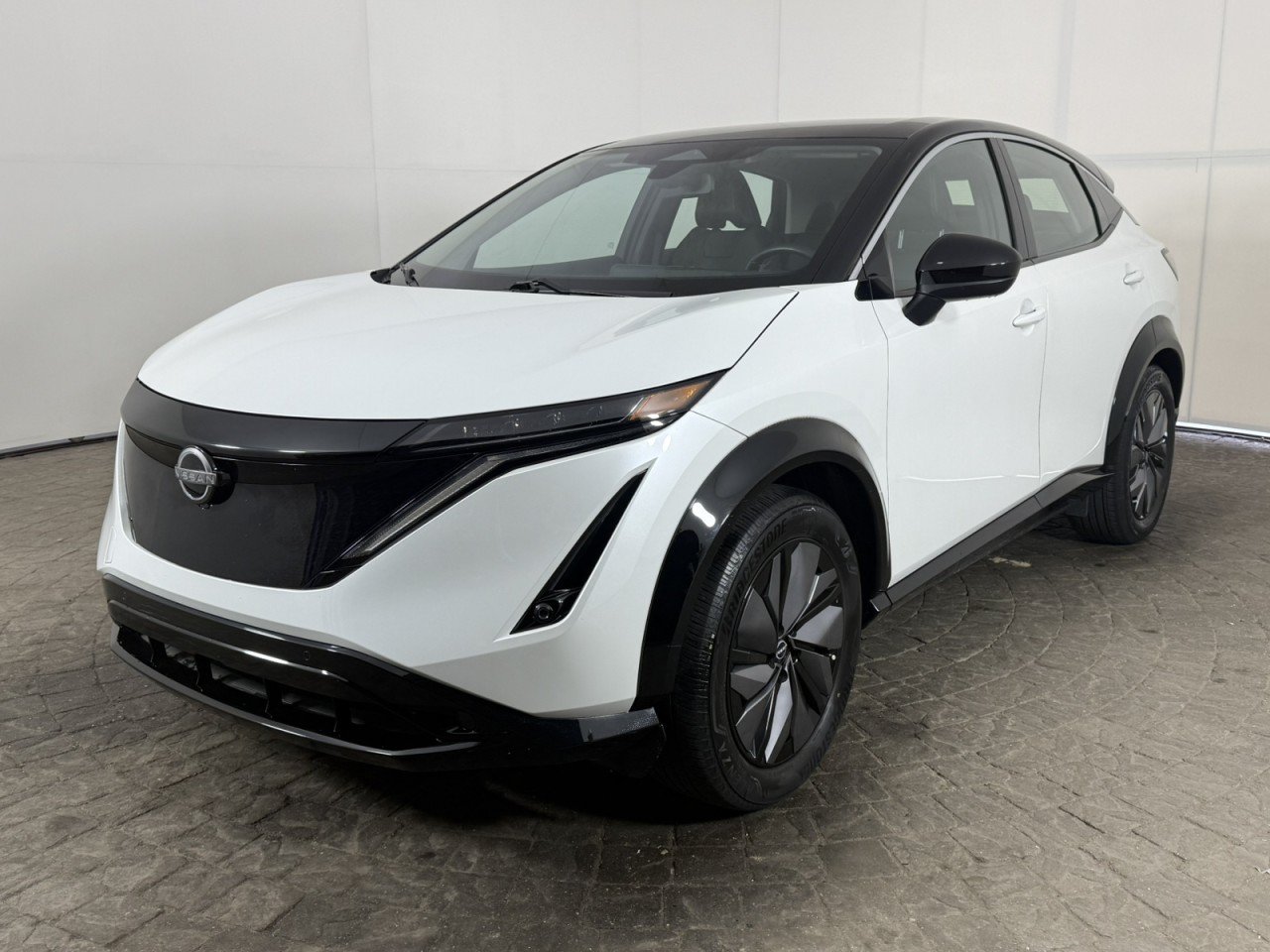 Used 2023 Nissan Ariya FWD image 3