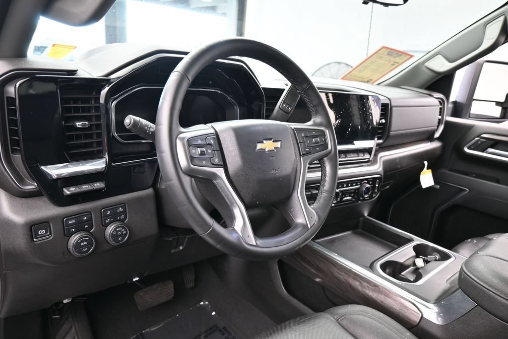 Used 2025 Chevrolet Silverado 2500 LTZ w/ Z71 Chrome Sport Edition AWD/4WD image 12