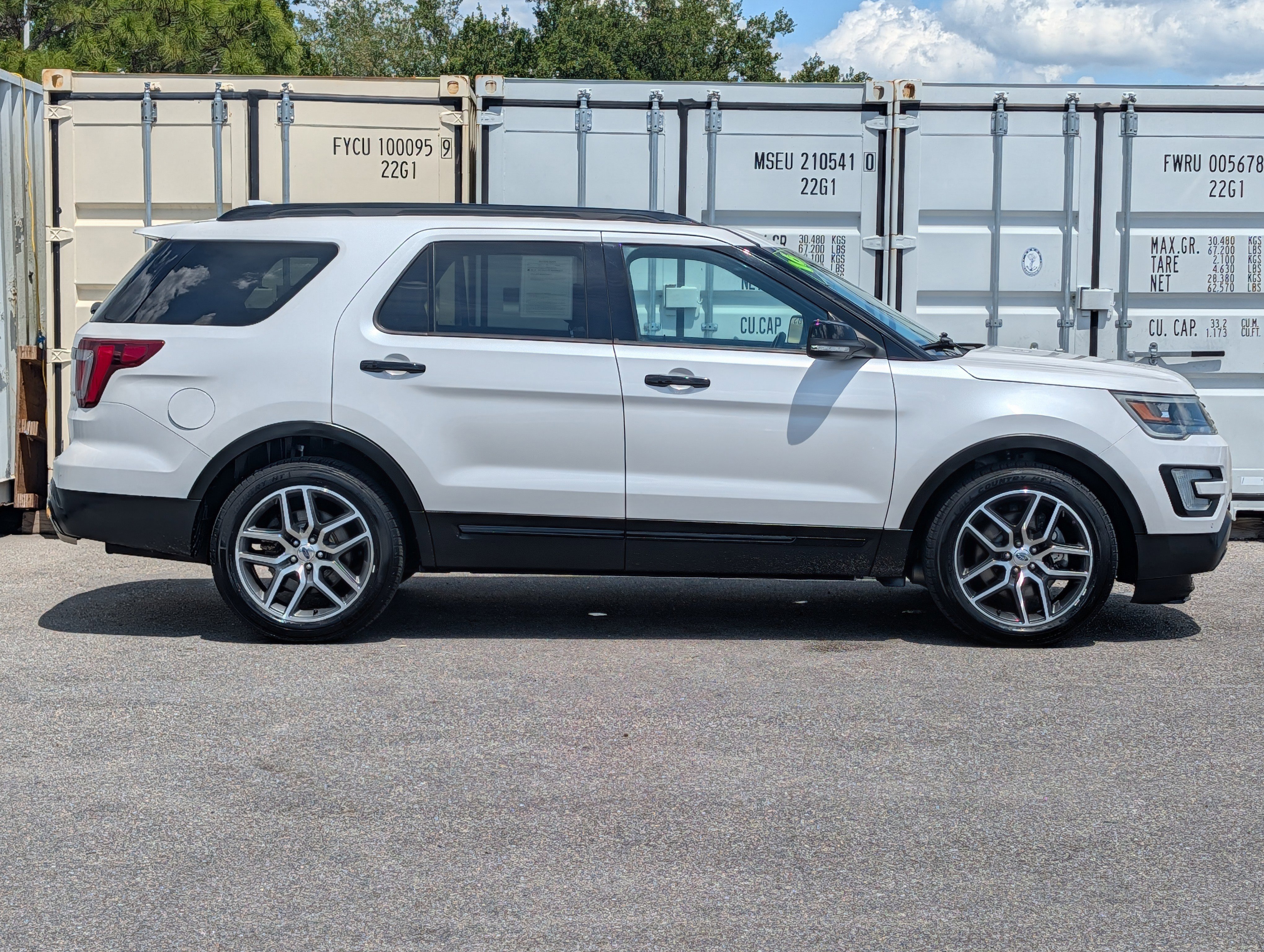 Used 2016 Ford Explorer Sport w/ Equipment Group 401A AWD/4WD image 3