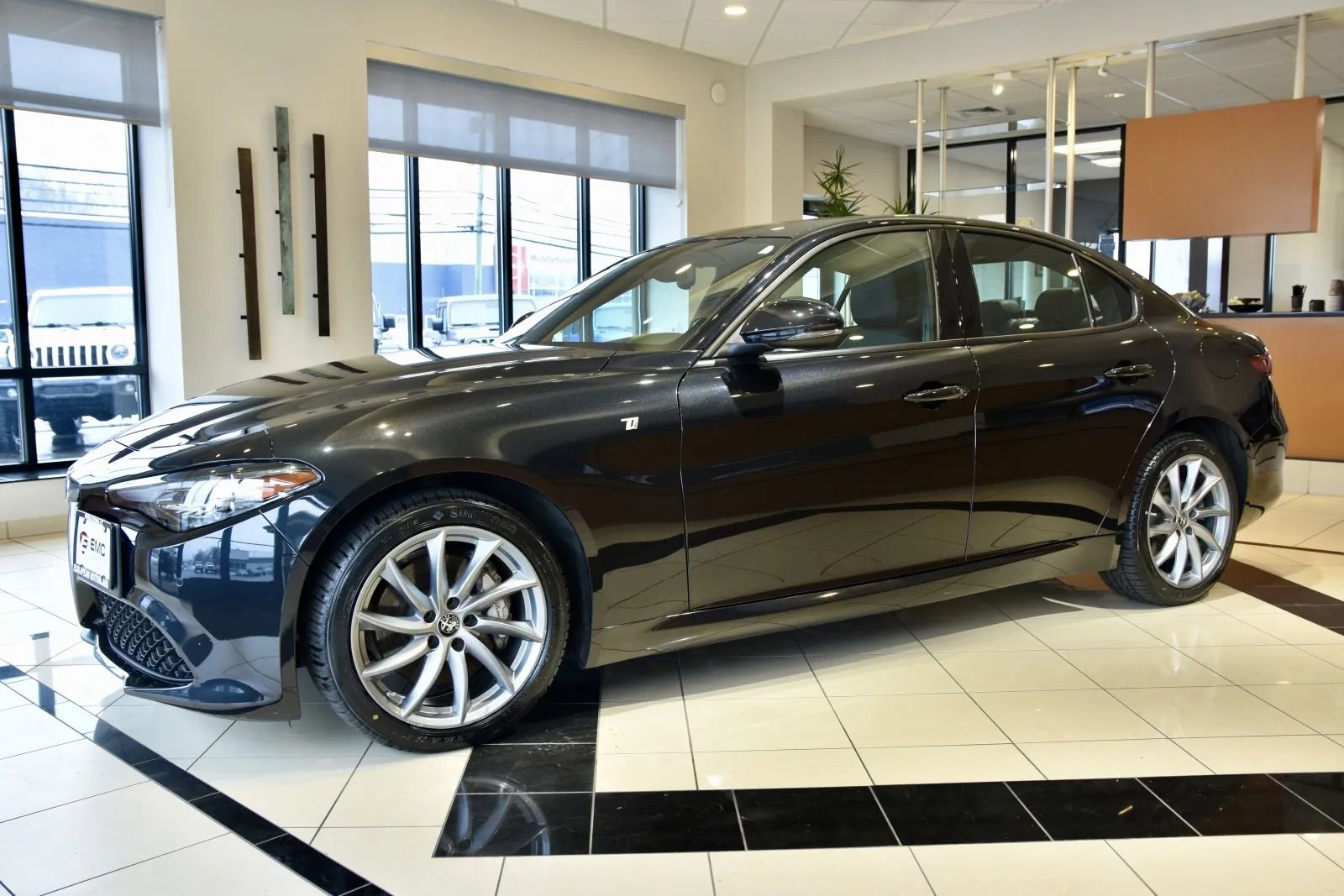 Used 2022 Alfa Romeo Giulia Ti image 3
