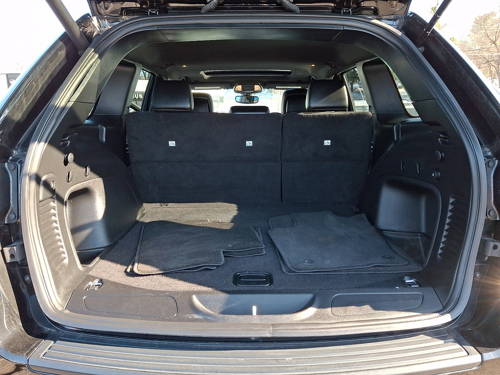 Used 2022 Jeep Grand Cherokee Laredo X image 30