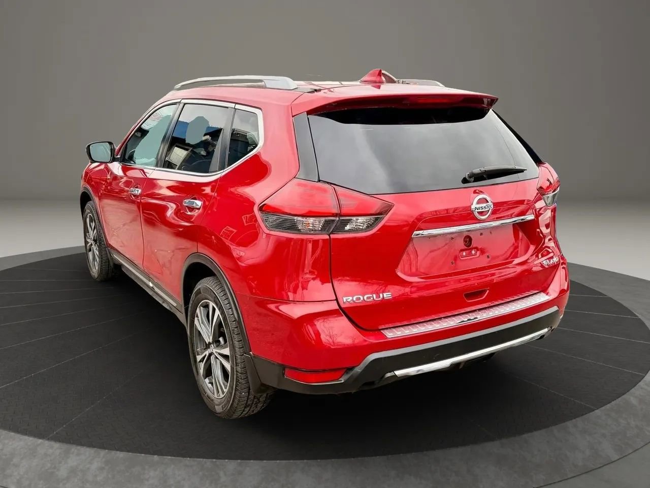 Used 2017 Nissan Rogue SL w/ SL Premium Package image 6