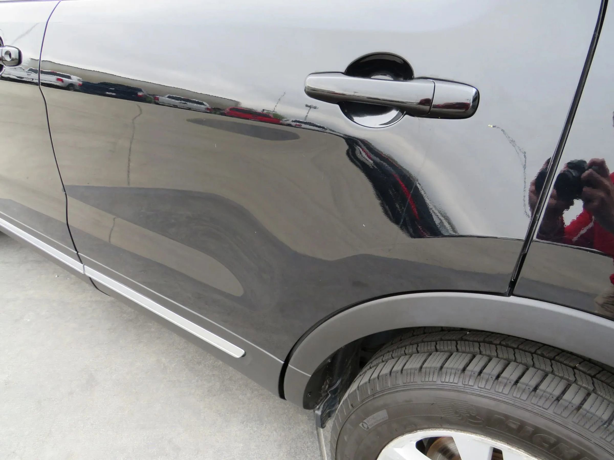 Used 2018 Ford Explorer XLT image 26