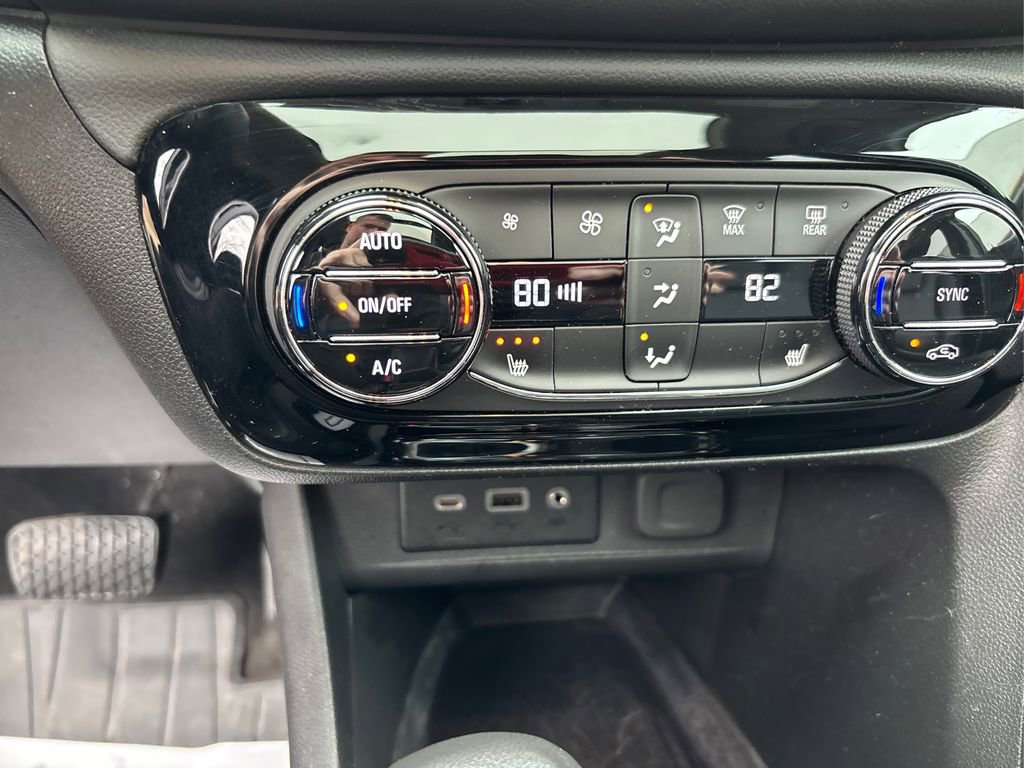 Used 2023 Buick Encore GX Essence w/ Experience Buick Package image 33