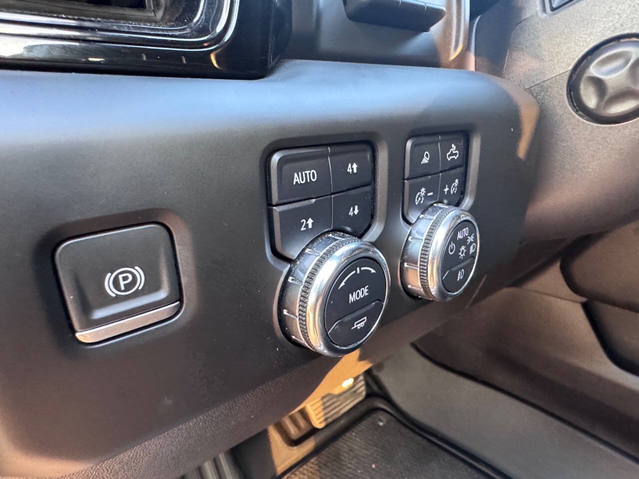 Used 2023 GMC Sierra 1500 AT4X AWD/4WD image 22