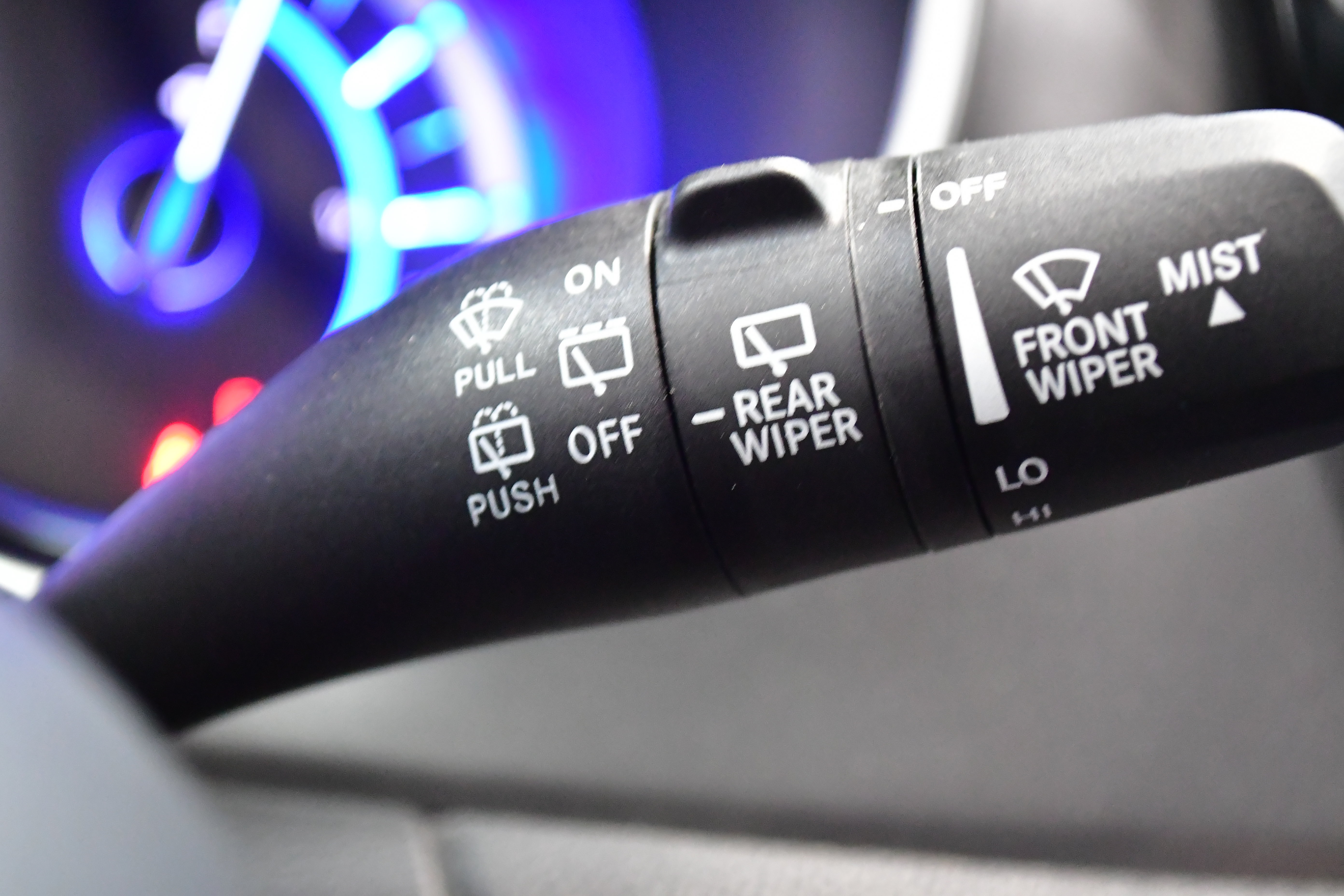 Used 2024 Chrysler Pacifica Touring-L FWD image 24