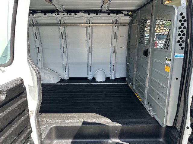 Used 2017 Chevrolet Express 2500 RWD image 30