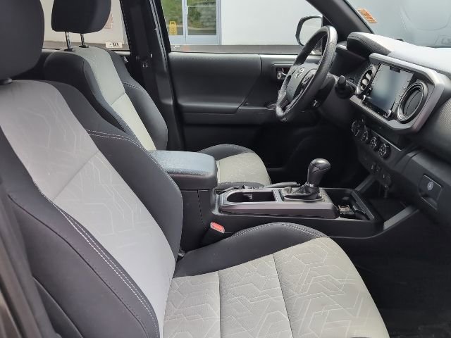 Used 2020 Toyota Tacoma TRD Off-Road AWD/4WD image 26
