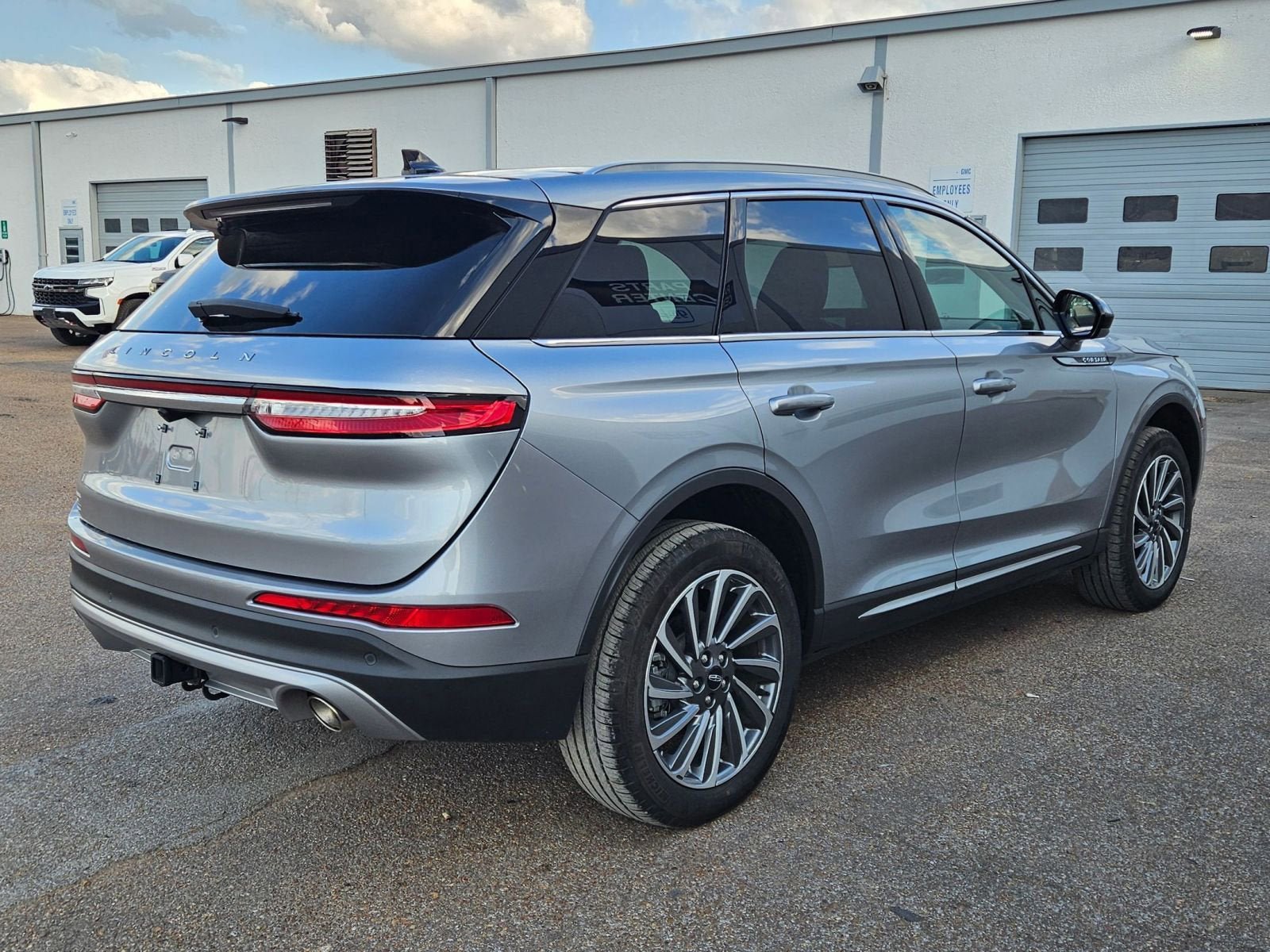 Used 2024 Lincoln Corsair Reserve w/ Towing Package AWD/4WD image 7