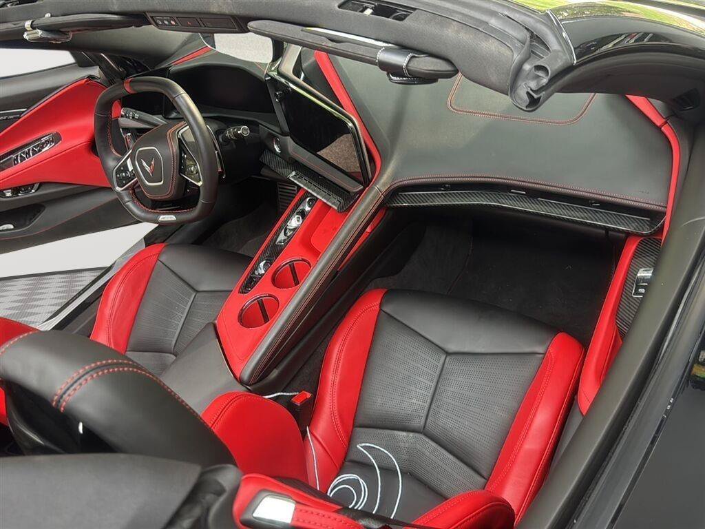 Used 2026 Chevrolet Corvette Z06 RWD image 5