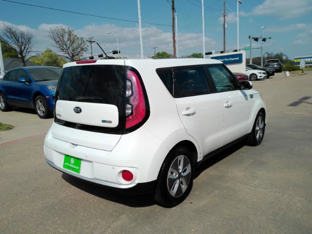 Used 2019 Kia Soul EV + w/ Sun & Fun Package image 8