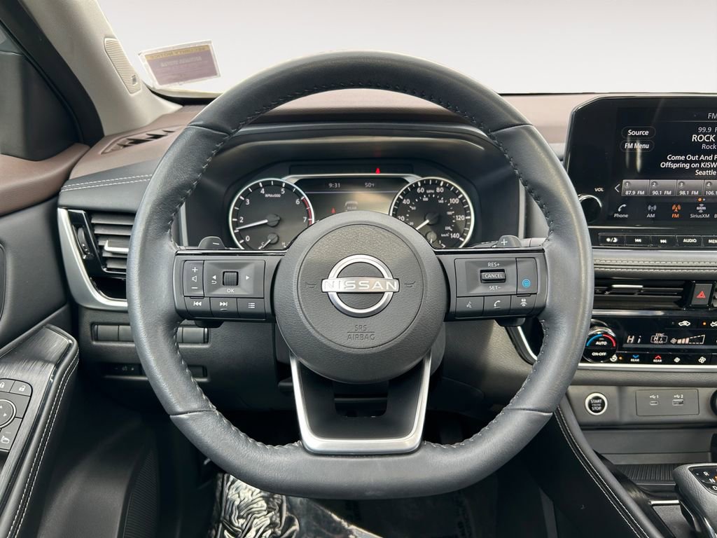 Used 2023 Nissan Rogue SL w/ SL Premium Package image 14