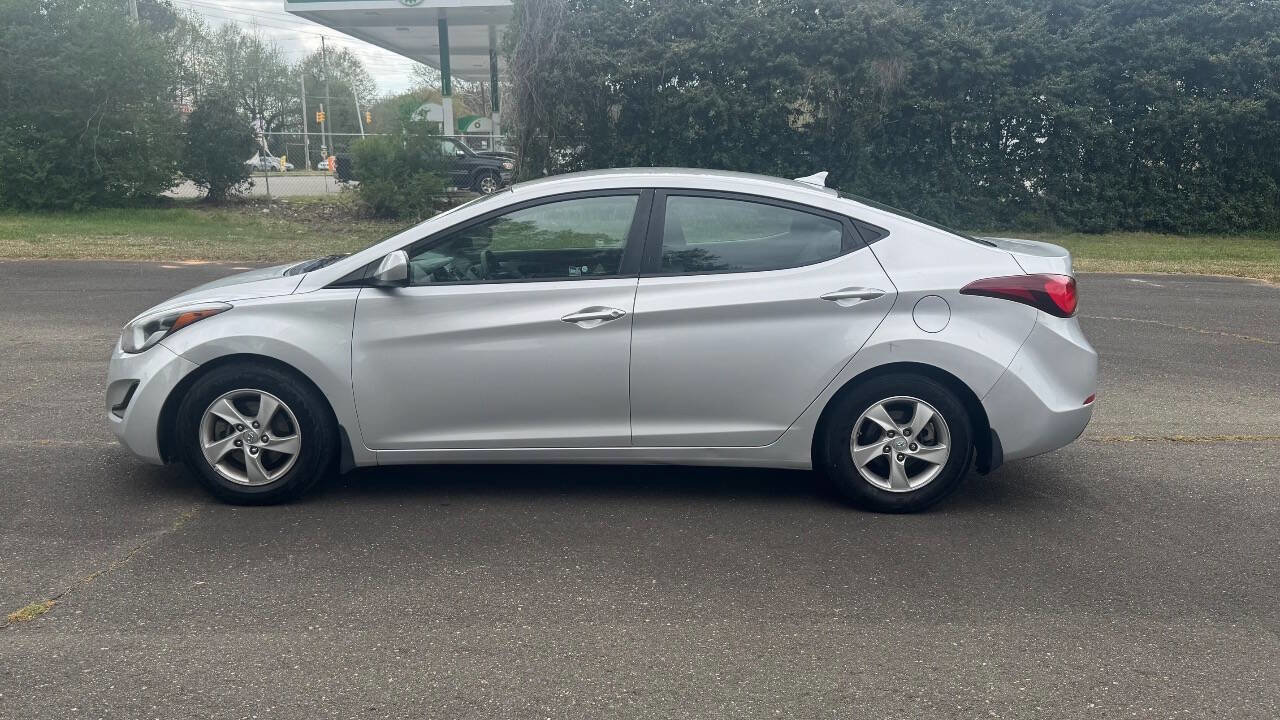 Used 2015 Hyundai Elantra SE FWD image 5