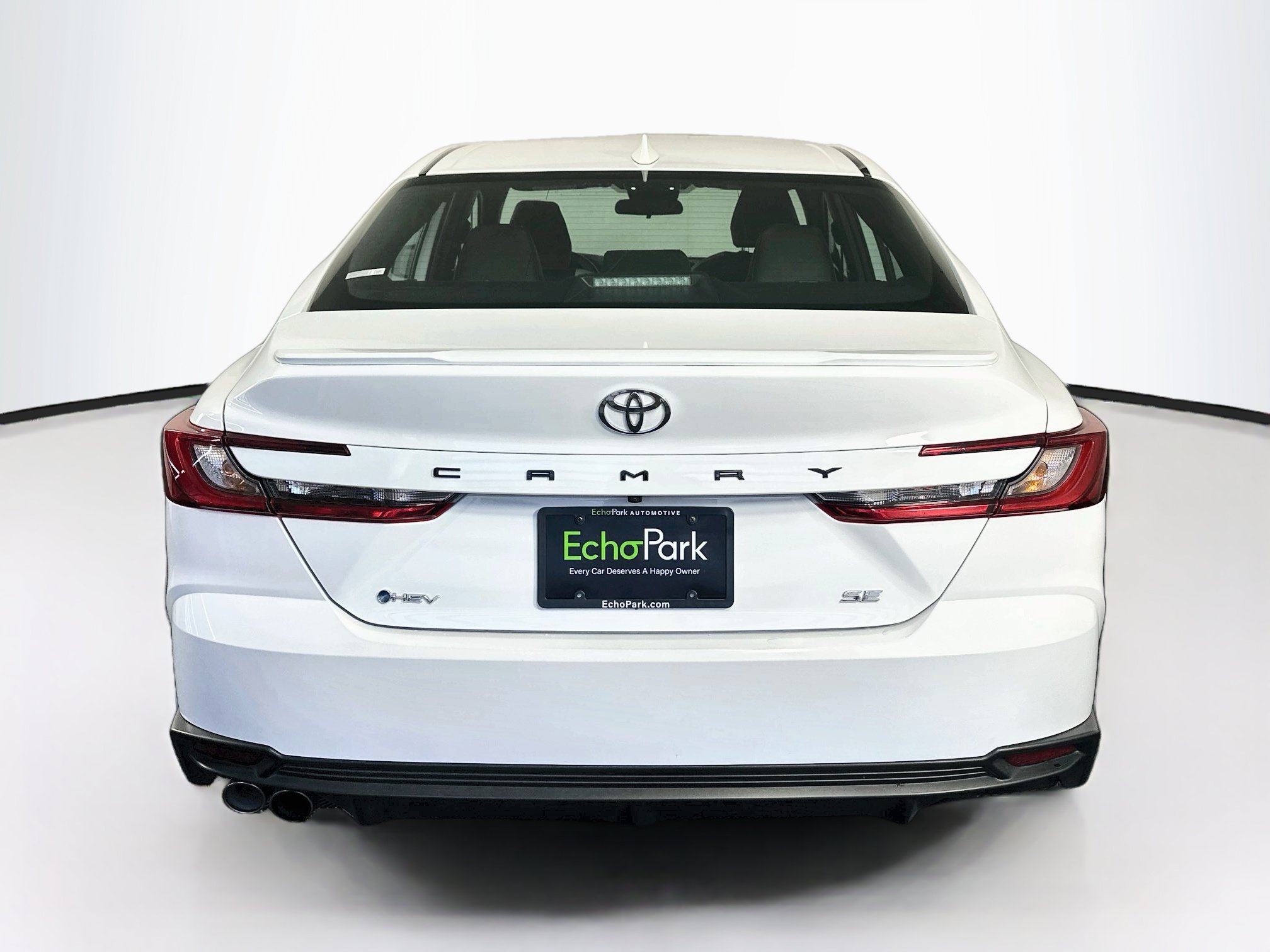 Used 2025 Toyota Camry SE FWD image 7