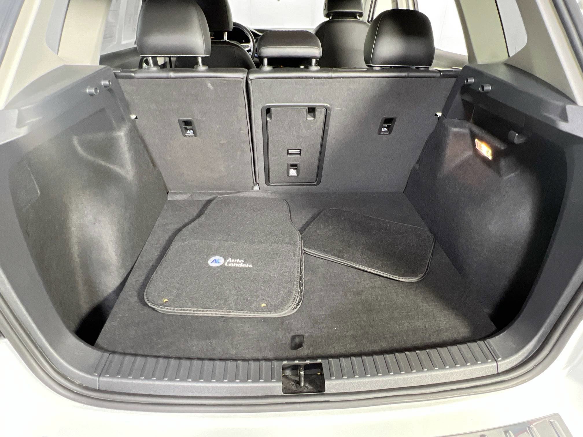 Used 2022 Volkswagen Taos SE image 25