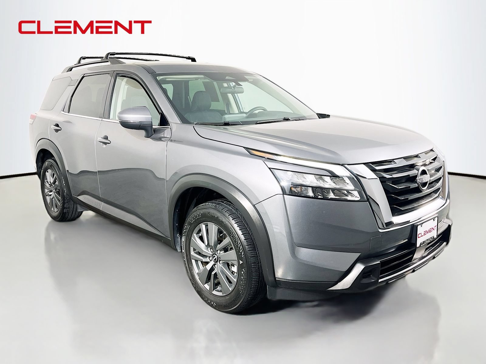 Used 2023 Nissan Pathfinder SV FWD image 4