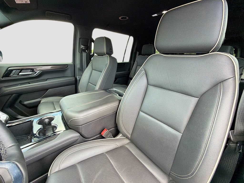 Used 2025 GMC Yukon XL Elevation w/ LPO, Floor Liner Package AWD/4WD image 11