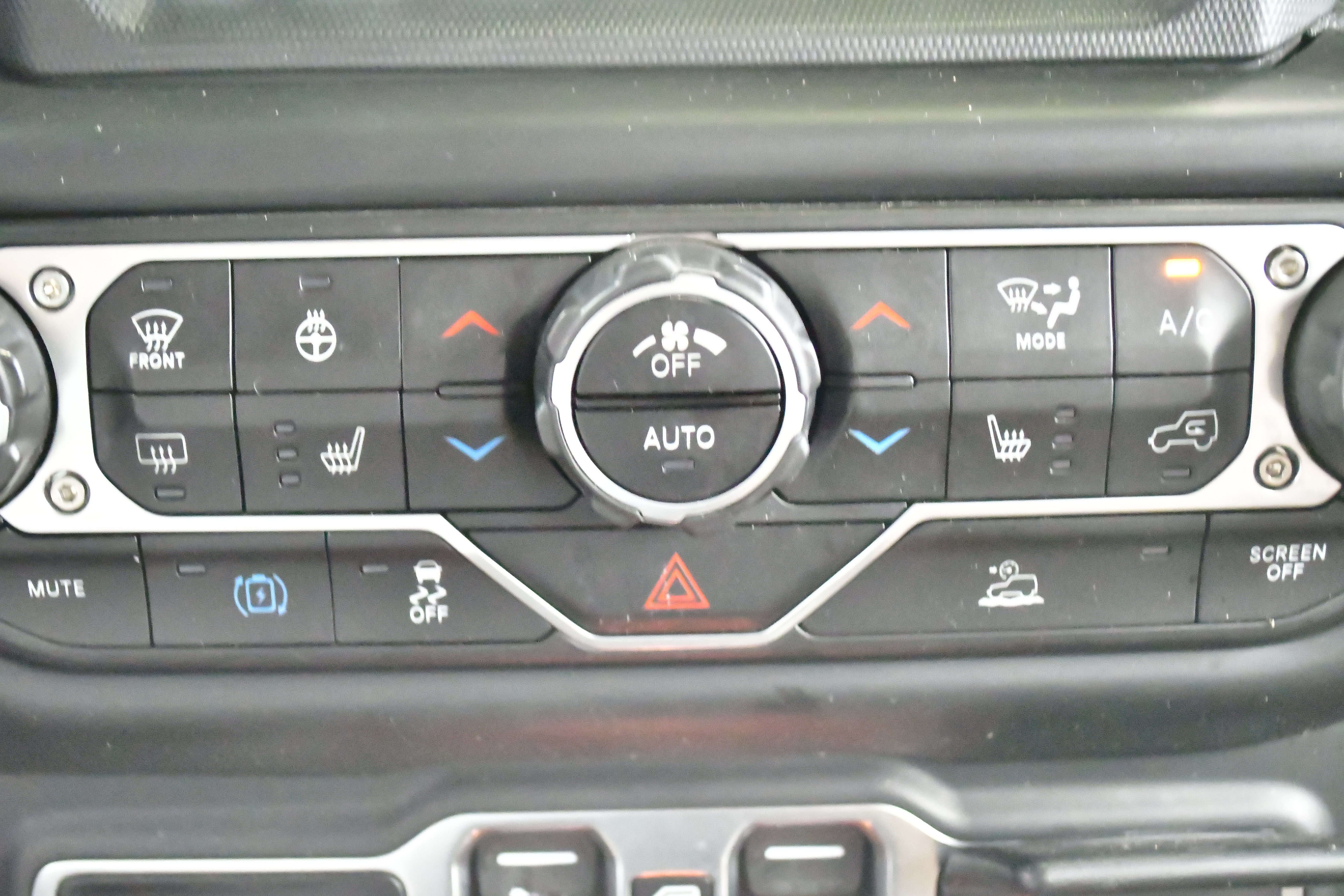 Used 2023 Jeep Wrangler Unlimited Rubicon 4xe w/ Cold Weather Group AWD/4WD image 26