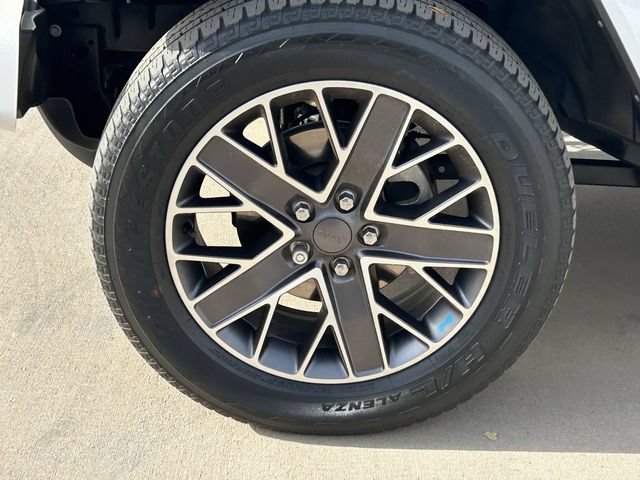 Used 2023 Jeep Wrangler Unlimited Sahara AWD/4WD image 9