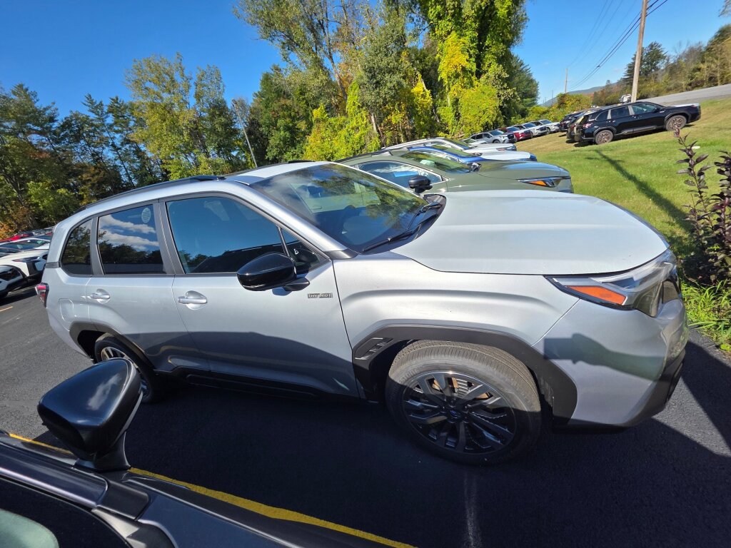 New 2025 Subaru Forester Touring image 3
