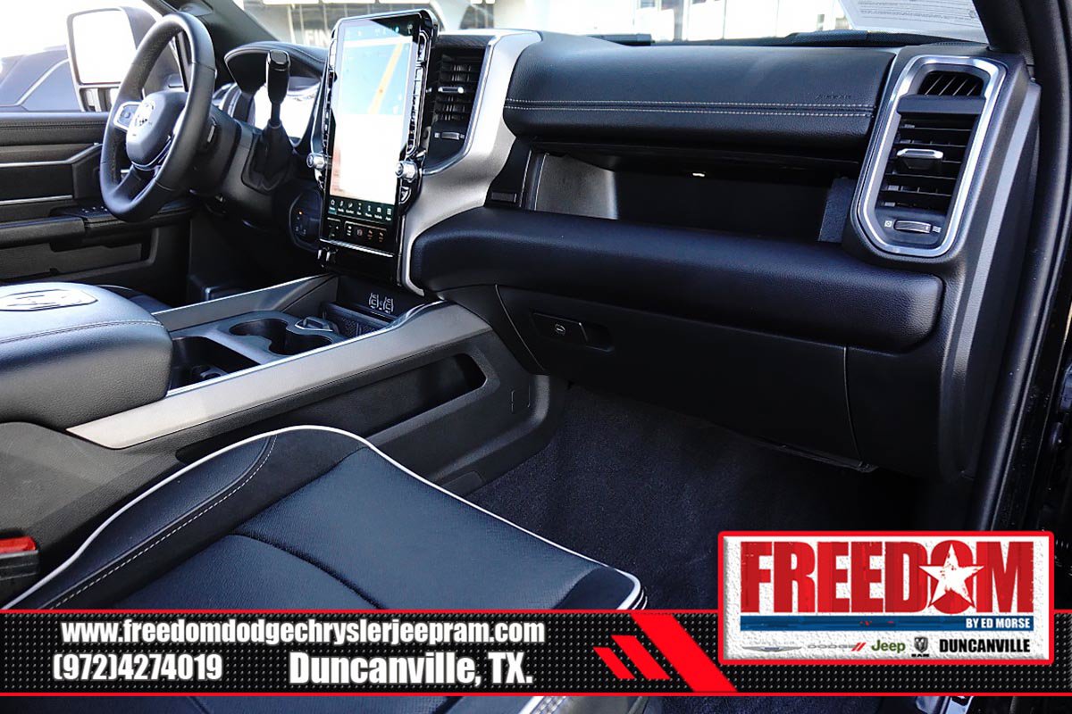 Used 2025 RAM 3500 Laramie AWD/4WD image 12