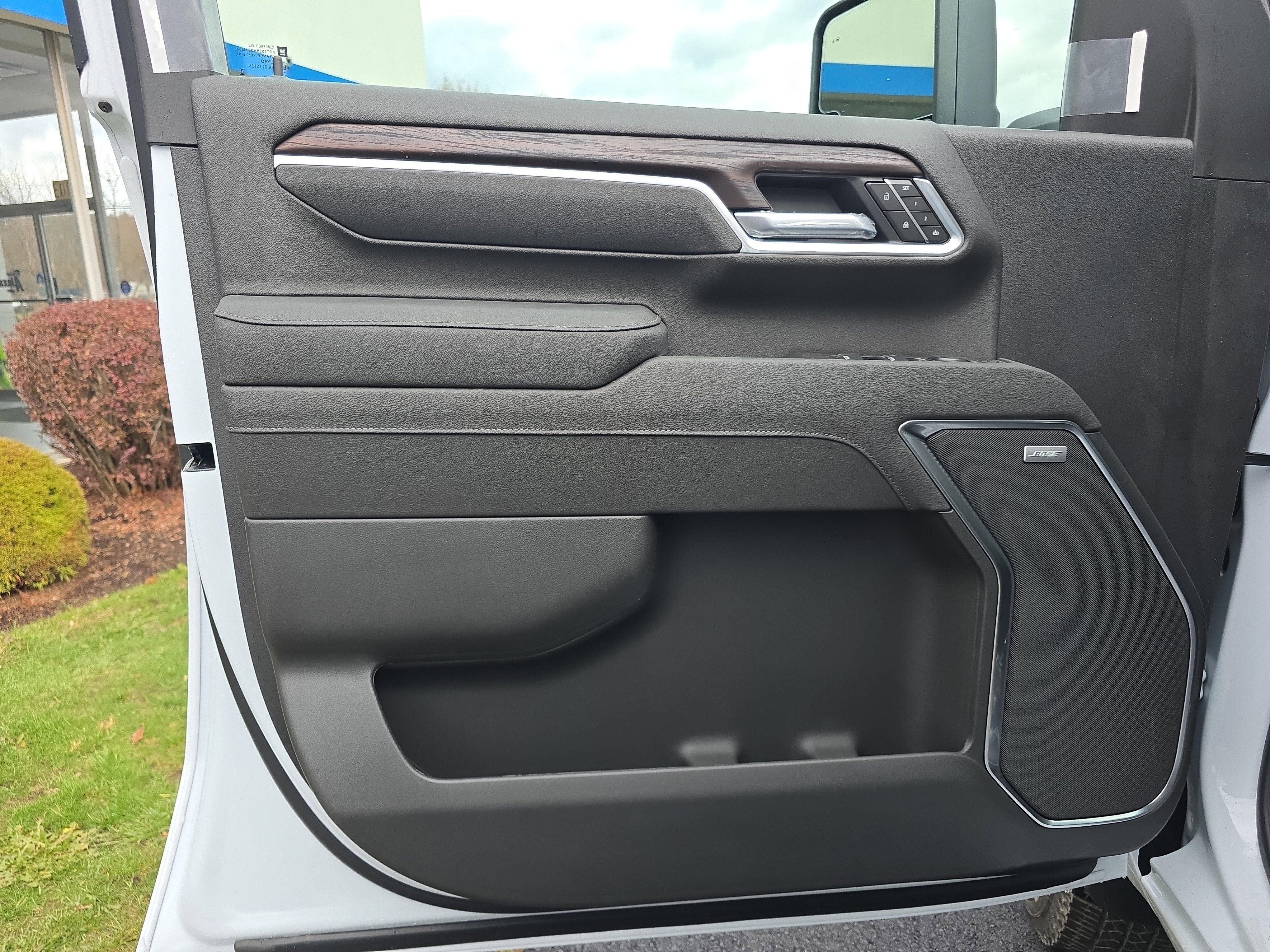 New 2026 GMC Sierra 3500 SLT w/ SLT Convenience Package image 18