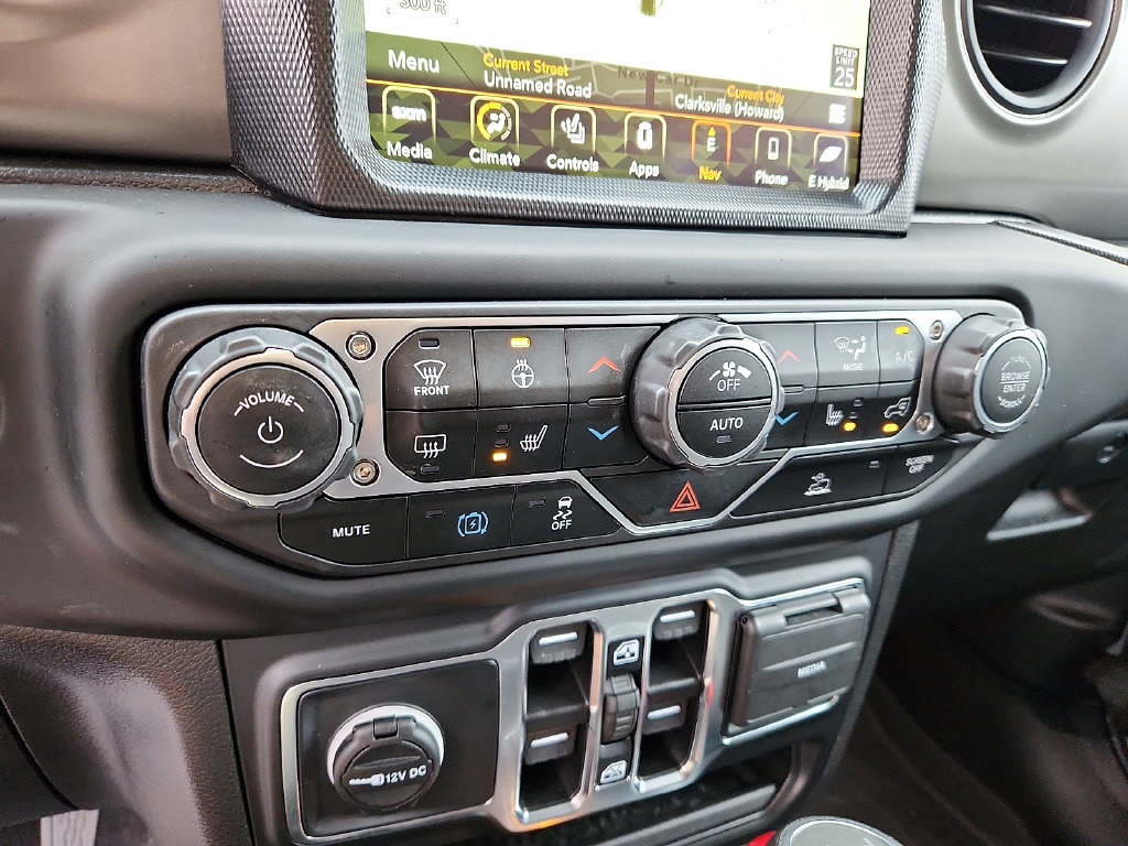 Used 2023 Jeep Wrangler Unlimited w/ Cold Weather Group AWD/4WD image 15