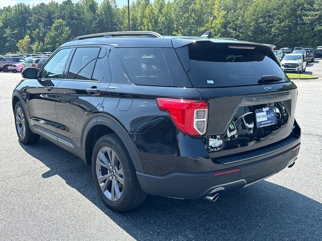 Used 2024 Ford Explorer XLT w/ Equipment Group 202A AWD/4WD image 5