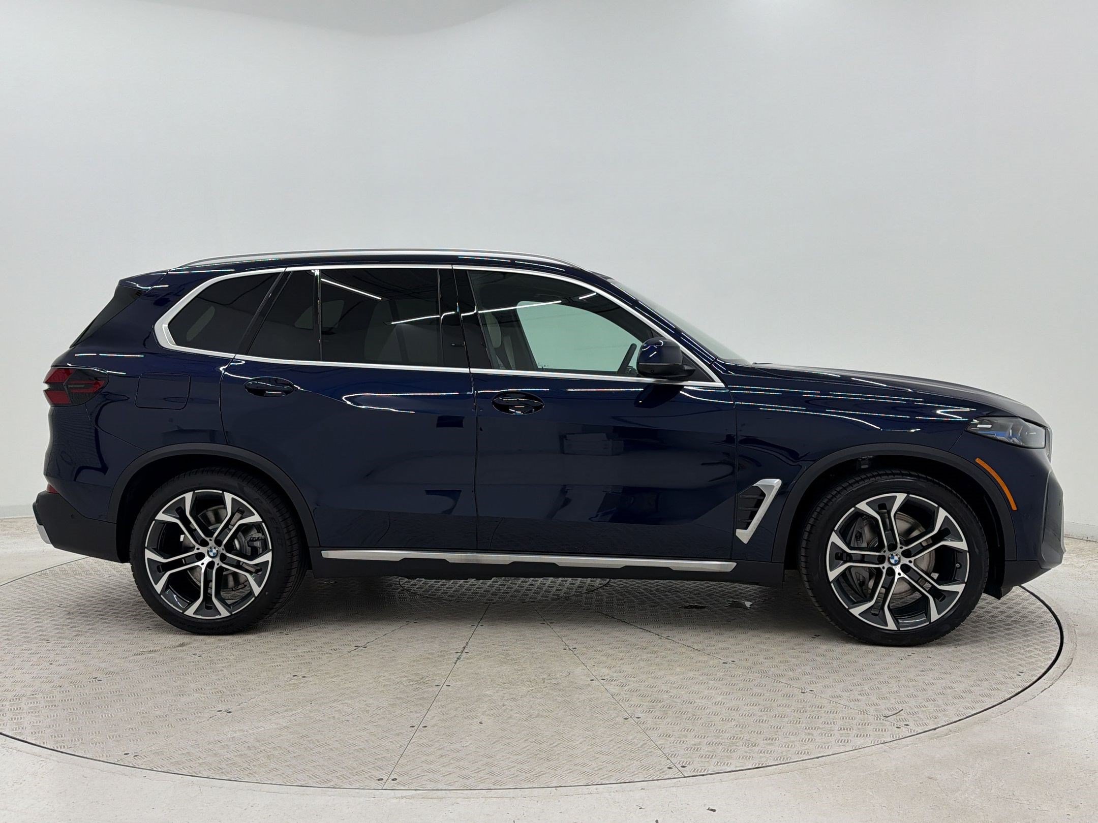 New 2026 BMW X5 xDrive50e AWD/4WD image 8