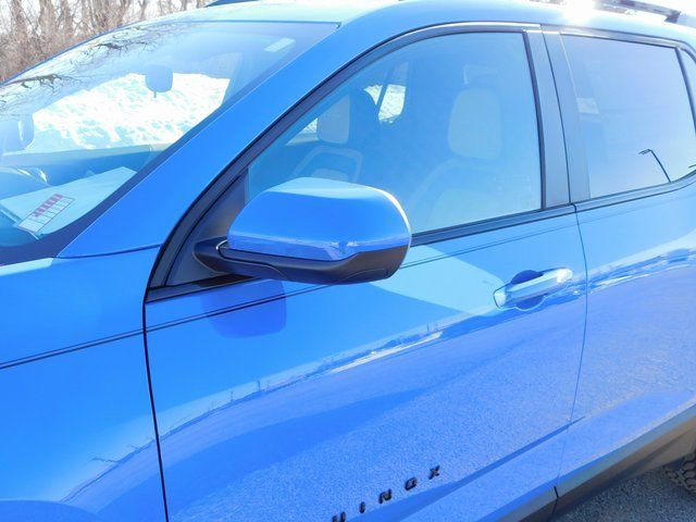 New 2026 Chevrolet Equinox ACTIV w/ Convenience Package III image 11