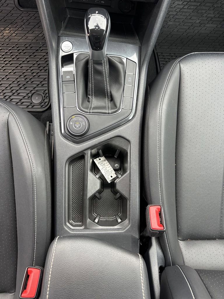 Used 2023 Volkswagen Tiguan SE image 33