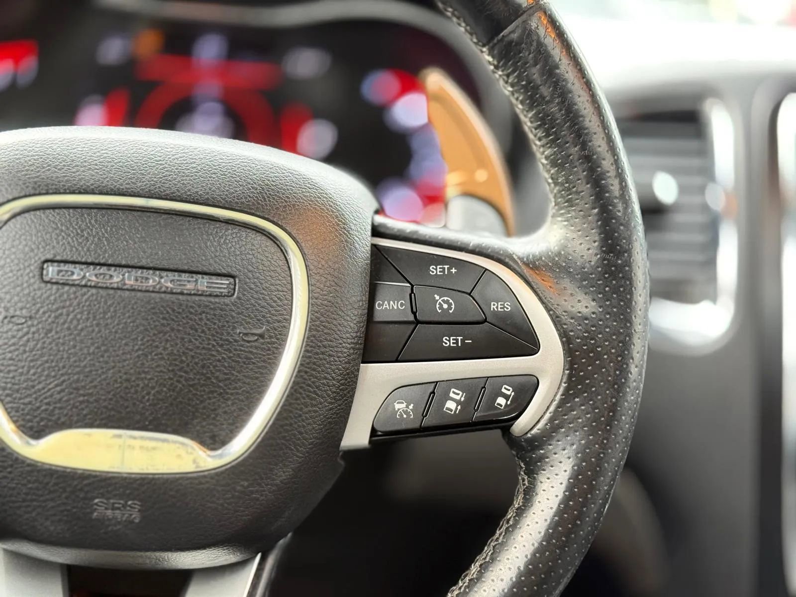 Used 2015 Dodge Durango R/T w/ Technology Group AWD/4WD image 31
