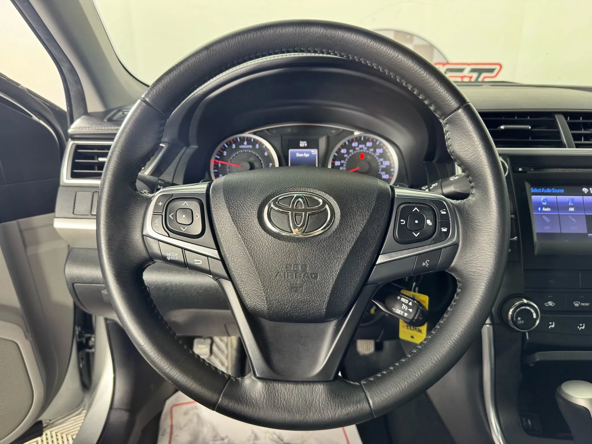 Used 2017 Toyota Camry SE image 13