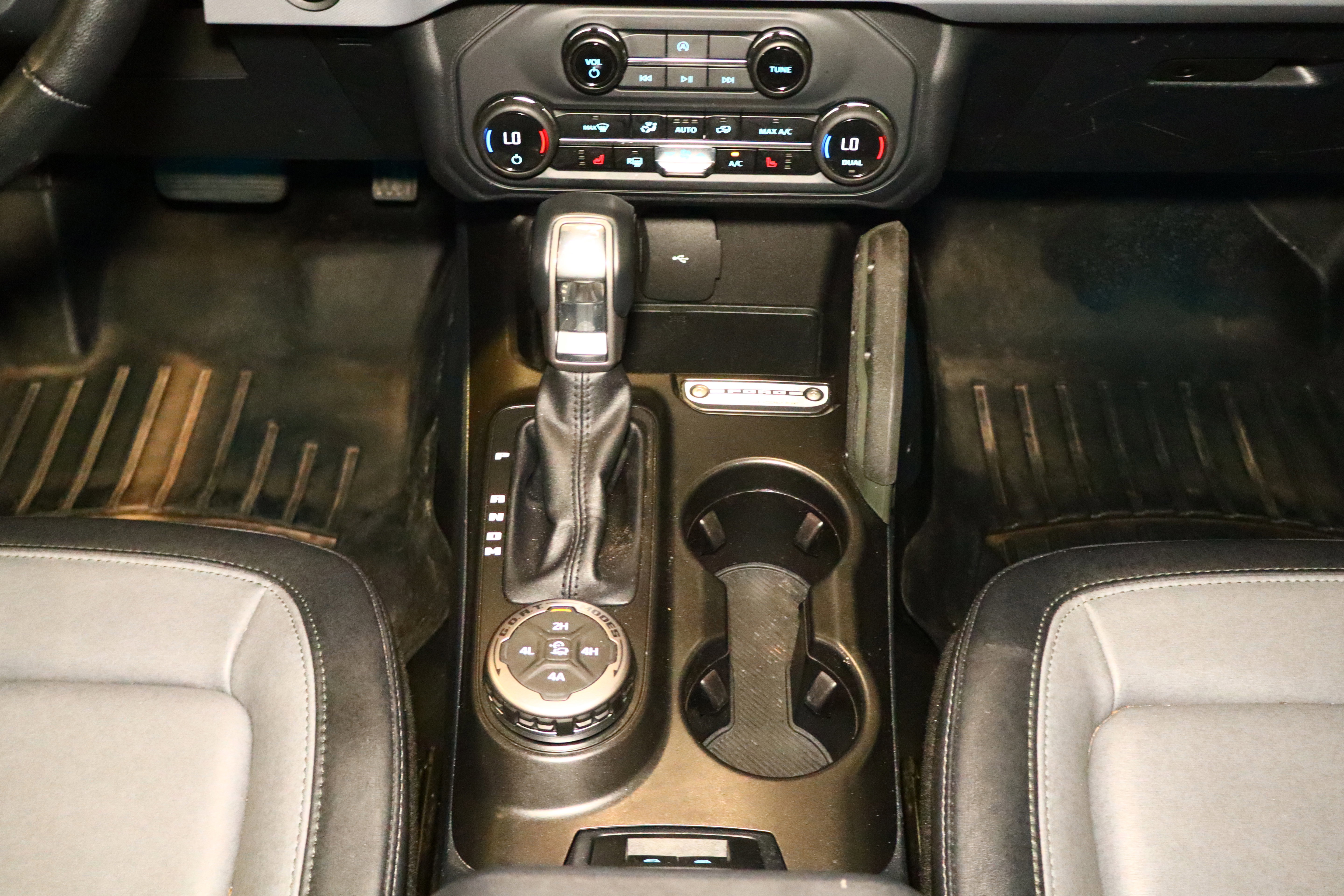 Used 2023 Ford Bronco Everglades image 29