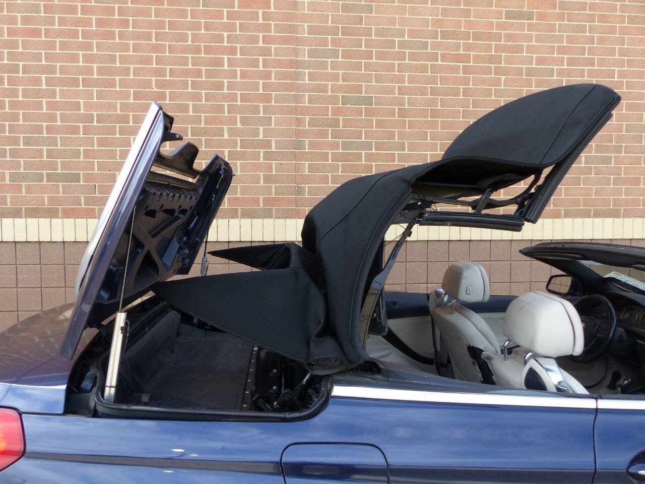Used 2012 BMW 650i Convertible RWD image 40