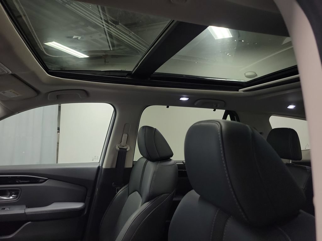 Used 2025 Honda Pilot Touring image 16