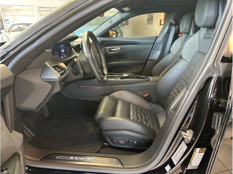 Used 2022 Audi e-tron GT Prestige w/ Prestige Package image 10