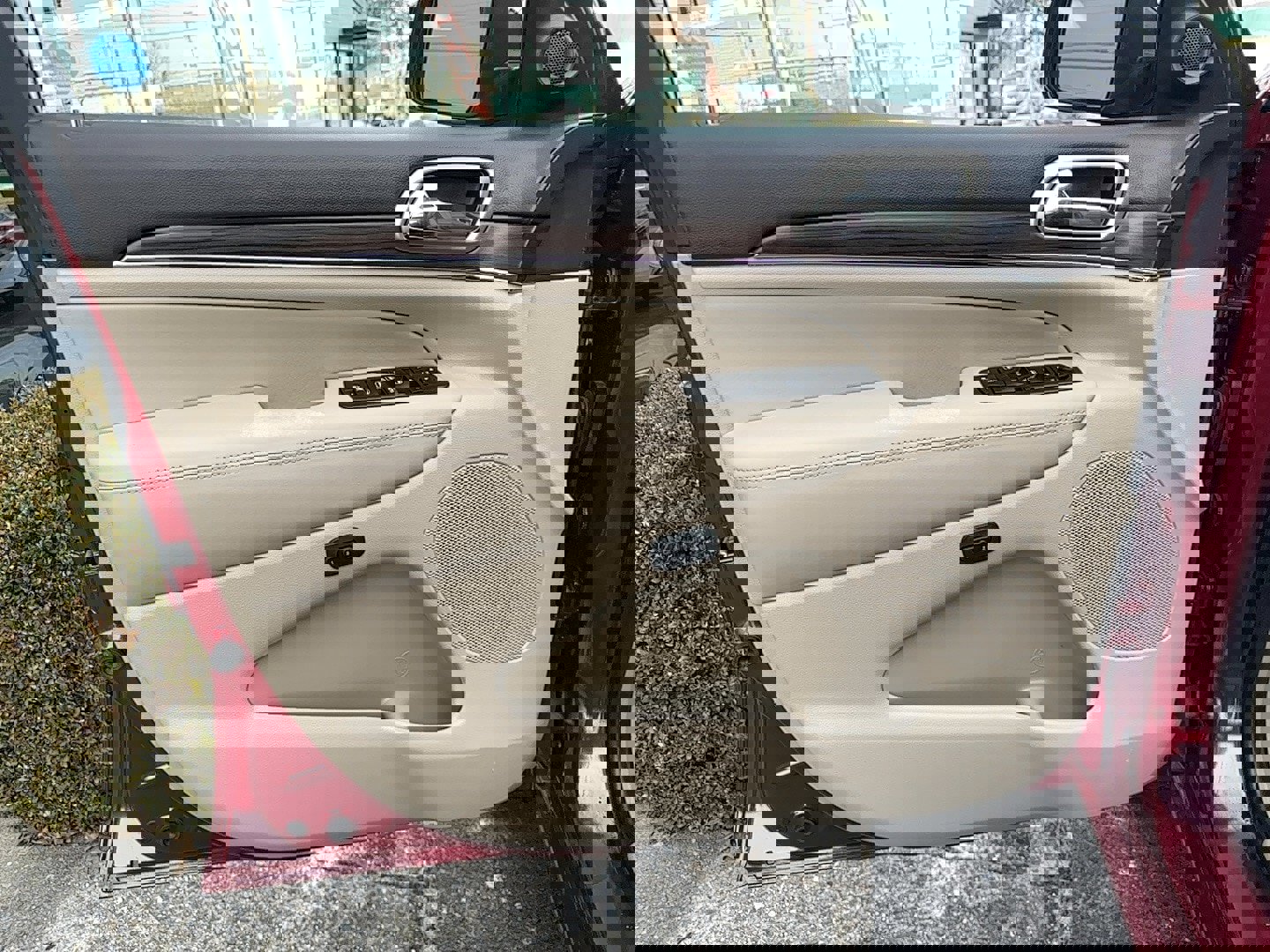 Used 2015 Jeep Grand Cherokee Overland w/ Advanced Technology Group image 18