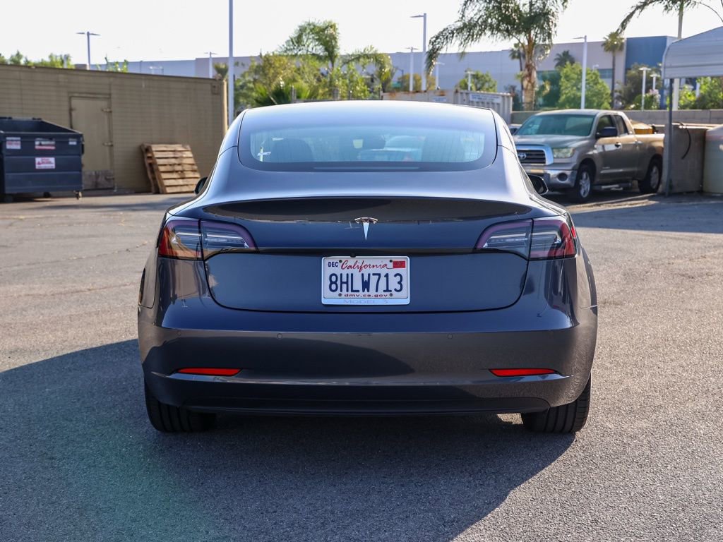 Used 2018 Tesla Model 3 Mid Range image 5