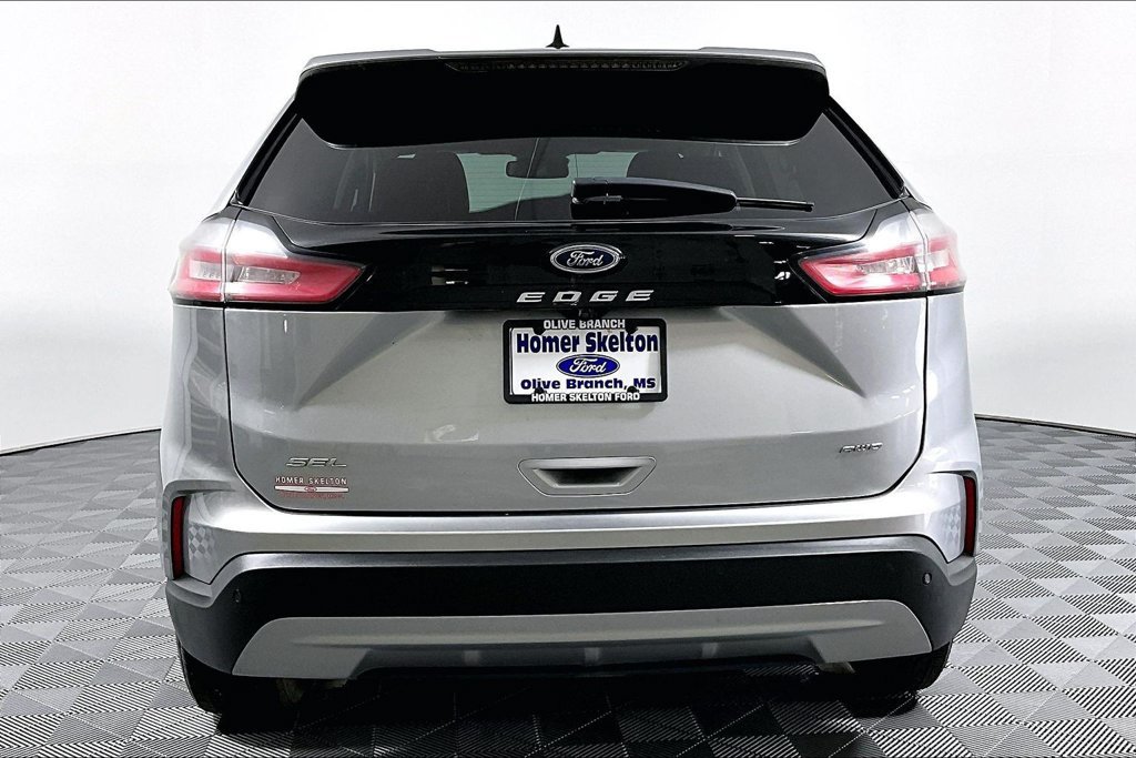 Used 2024 Ford Edge SEL w/ Convenience Package AWD/4WD image 4