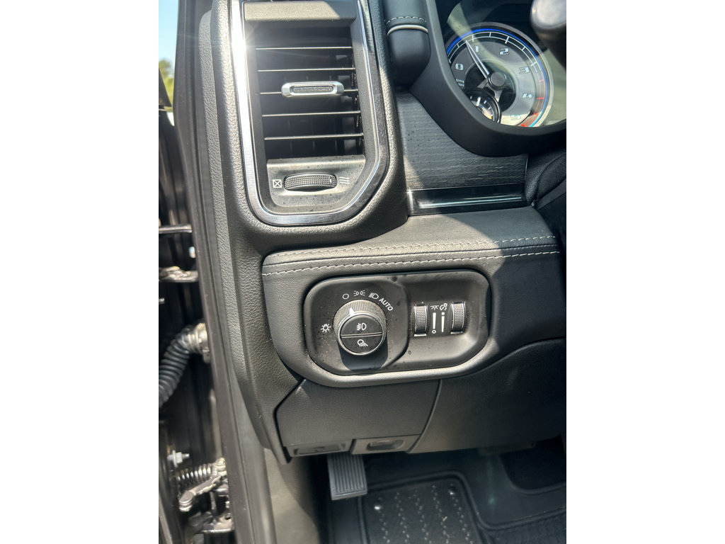 Used 2022 RAM 2500 Limited AWD/4WD image 18