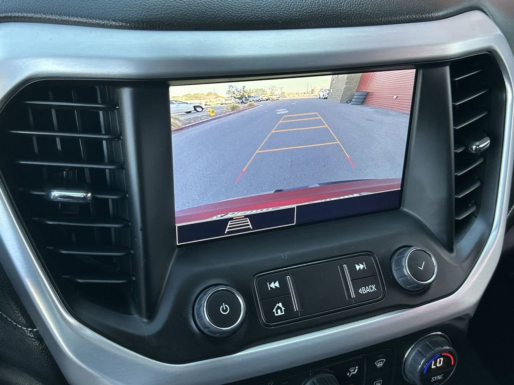 Used 2023 GMC Acadia SLE image 15