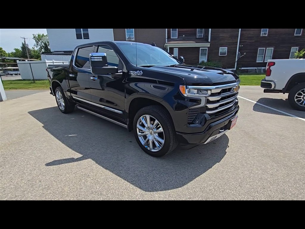 Used 2025 Chevrolet Silverado 1500 High Country w/ High Country Premium Package AWD/4WD image 2