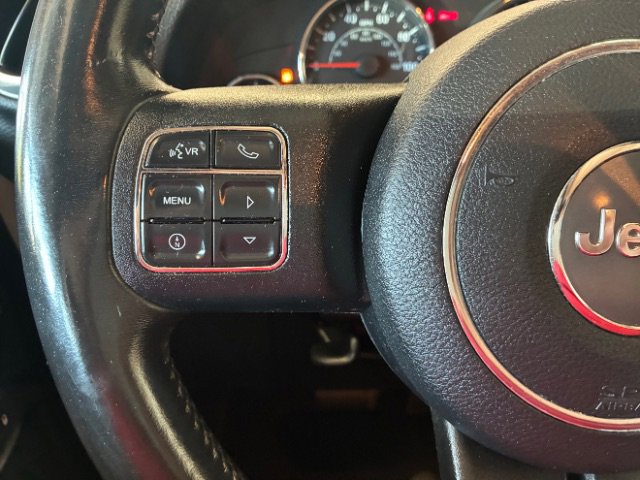 Used 2014 Jeep Wrangler Unlimited Sahara w/ Connectivity Group AWD/4WD image 22