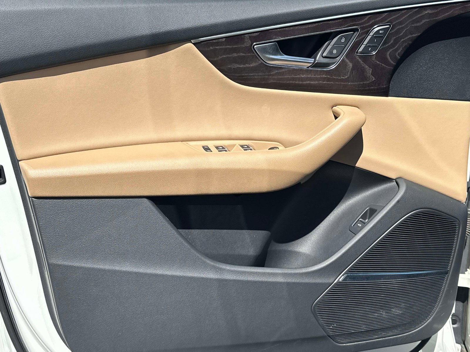 Used 2019 Audi Q8 Premium Plus image 26