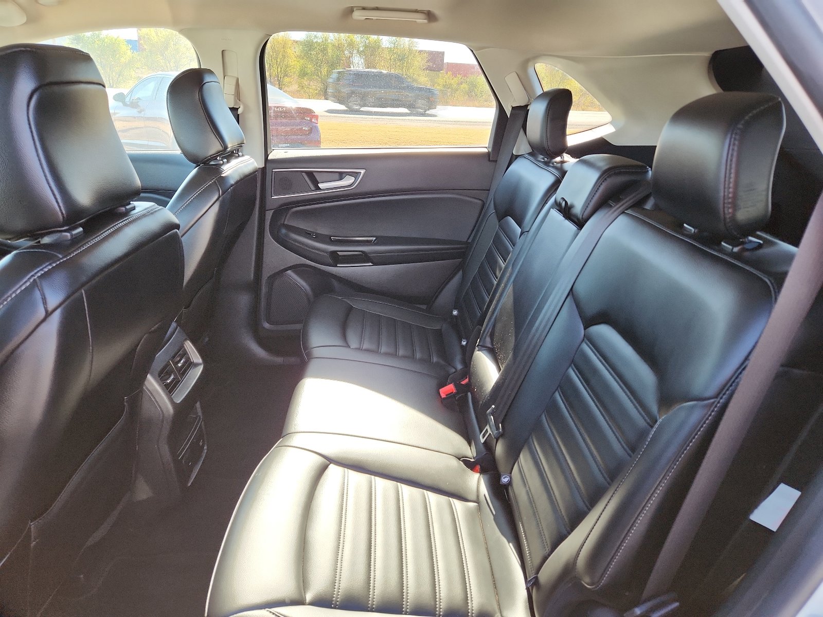 Used 2020 Ford Edge SEL w/ Convenience Package image 9